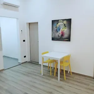 Nuovo A 1 Minuto Dal Porto , Livorno Italia