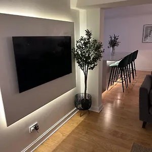 https://lux-2-bedroom-ground-floor-apartment.edinburghhotelsuk.org